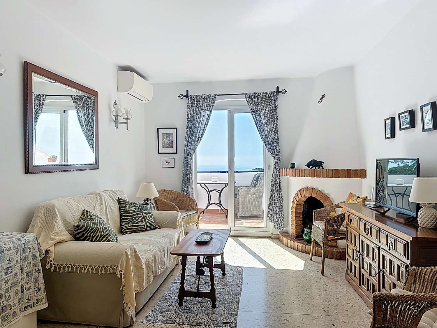 Beautiful Two-Bedroom Apartment with Sea Views in San Juan de Capistrano