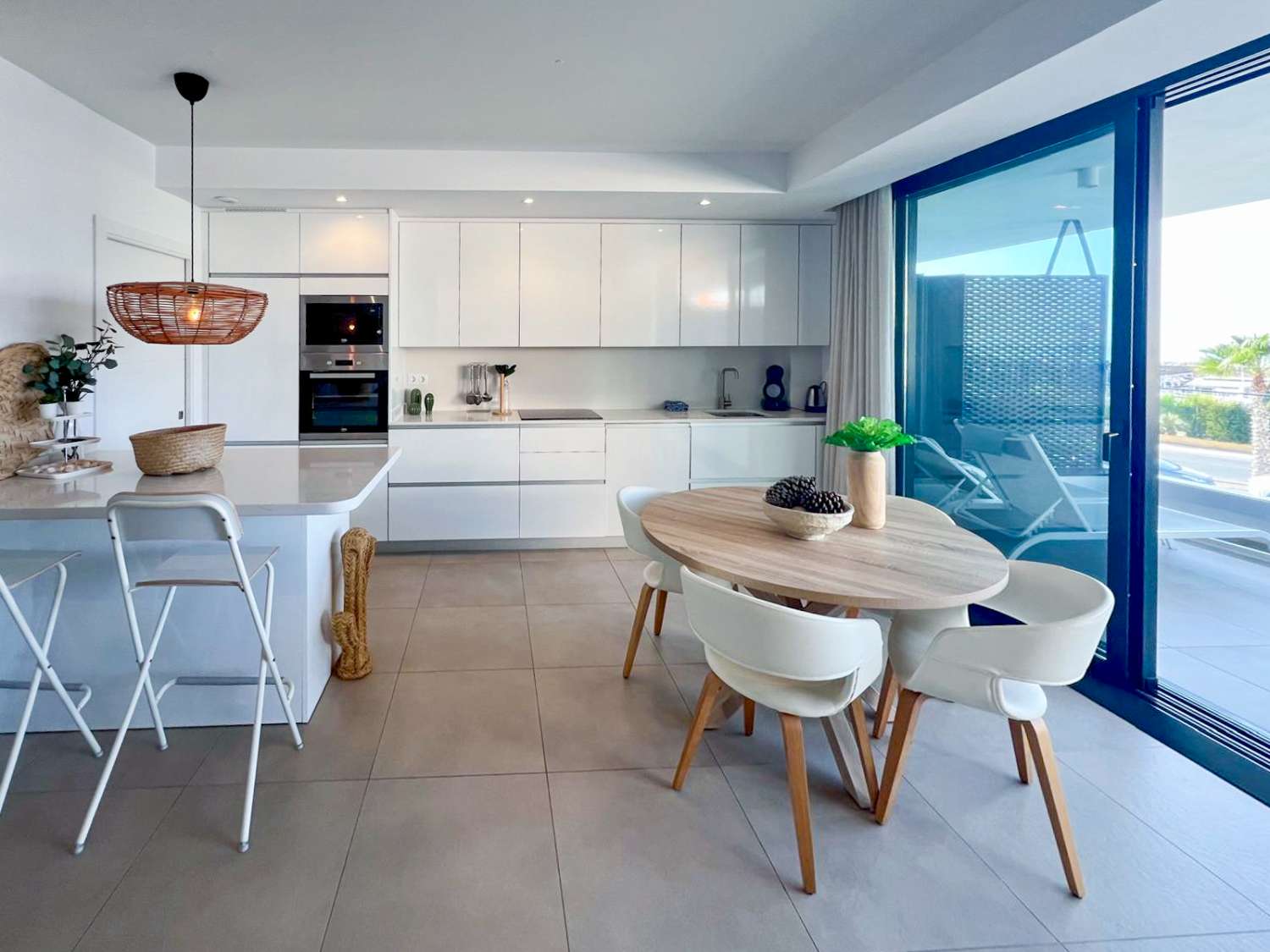 Bright, Modern Apartment with Fantastic Mediterranean Views and Terrace Living