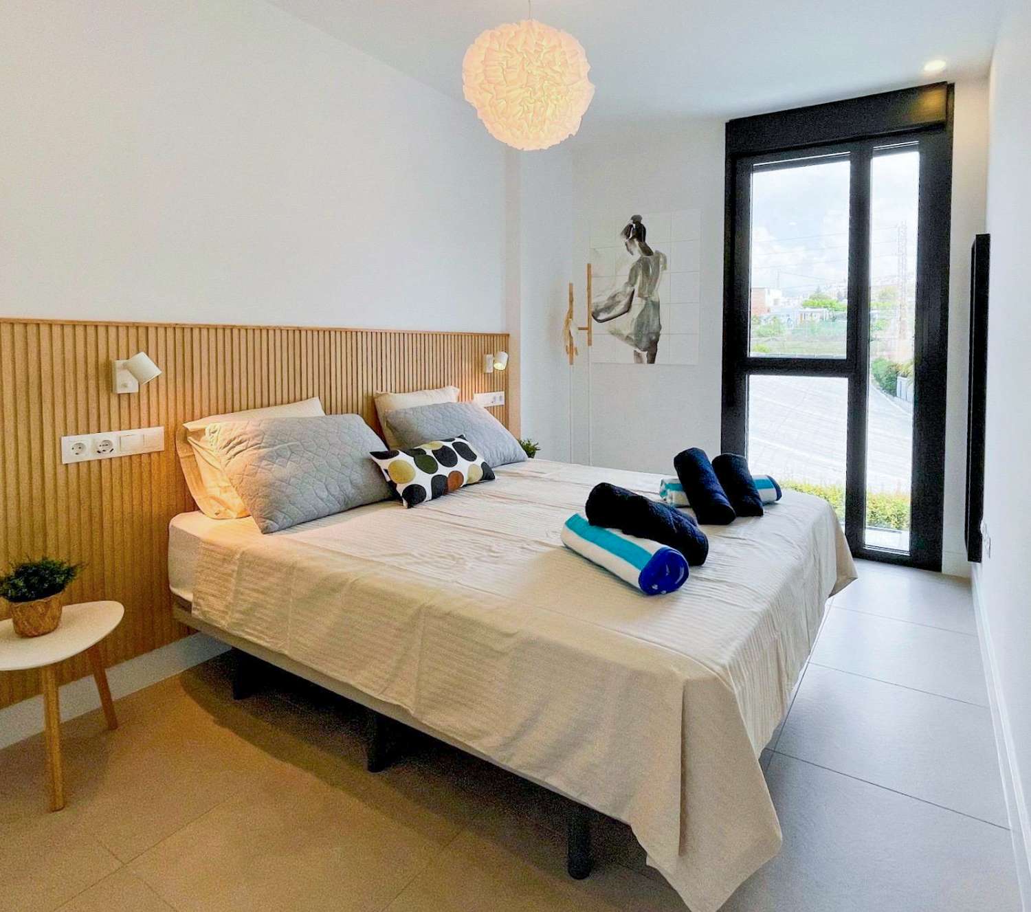 Bright, Modern Apartment with Fantastic Mediterranean Views and Terrace Living