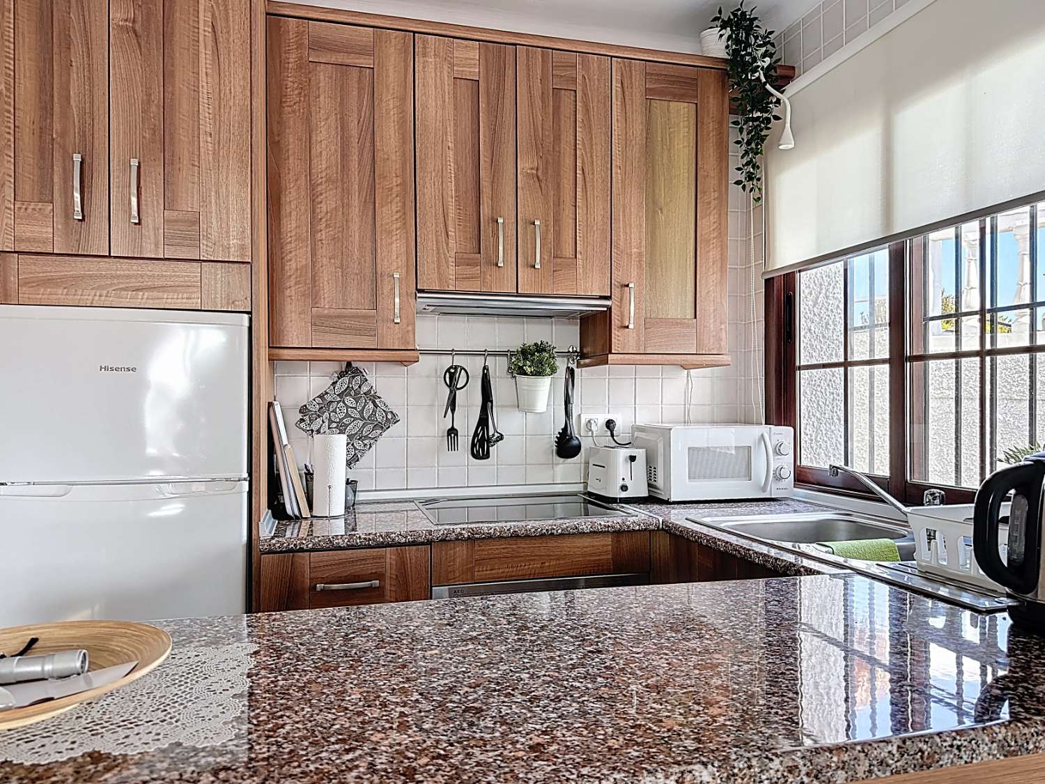 Licht appartement met ruime terrassen en zeezicht in Nerja