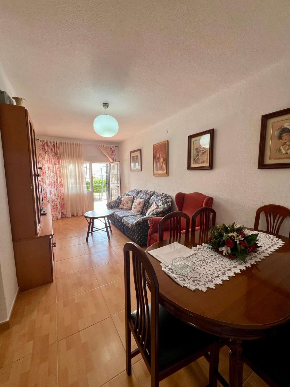 Charming 2-Bedroom Apartment in Edificio Miami, Nerja – Steps from Burriana Beach