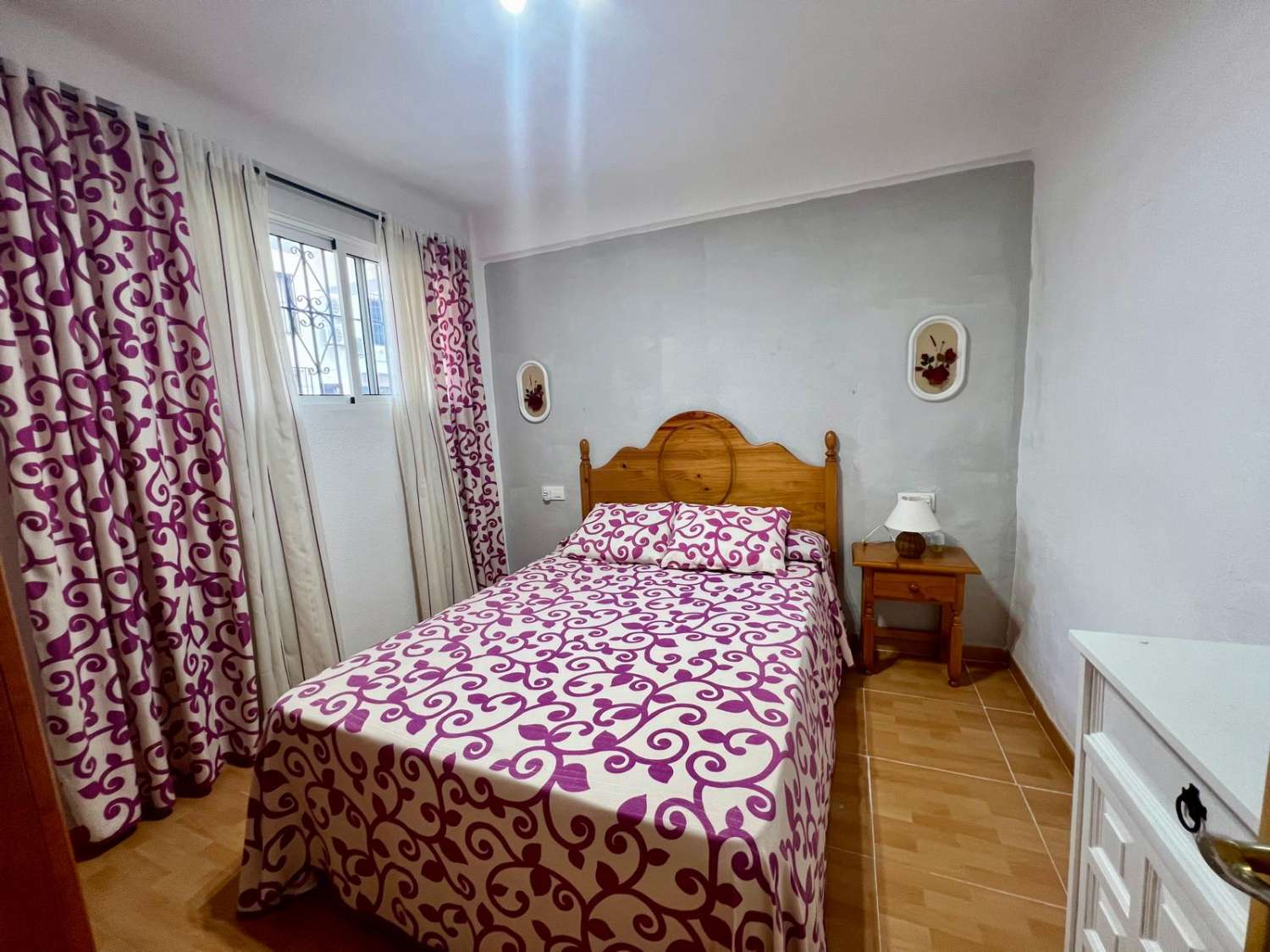 Charming 2-Bedroom Apartment in Edificio Miami, Nerja – Steps from Burriana Beach
