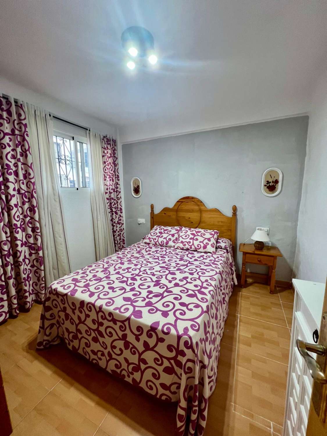 Charming 2-Bedroom Apartment in Edificio Miami, Nerja – Steps from Burriana Beach
