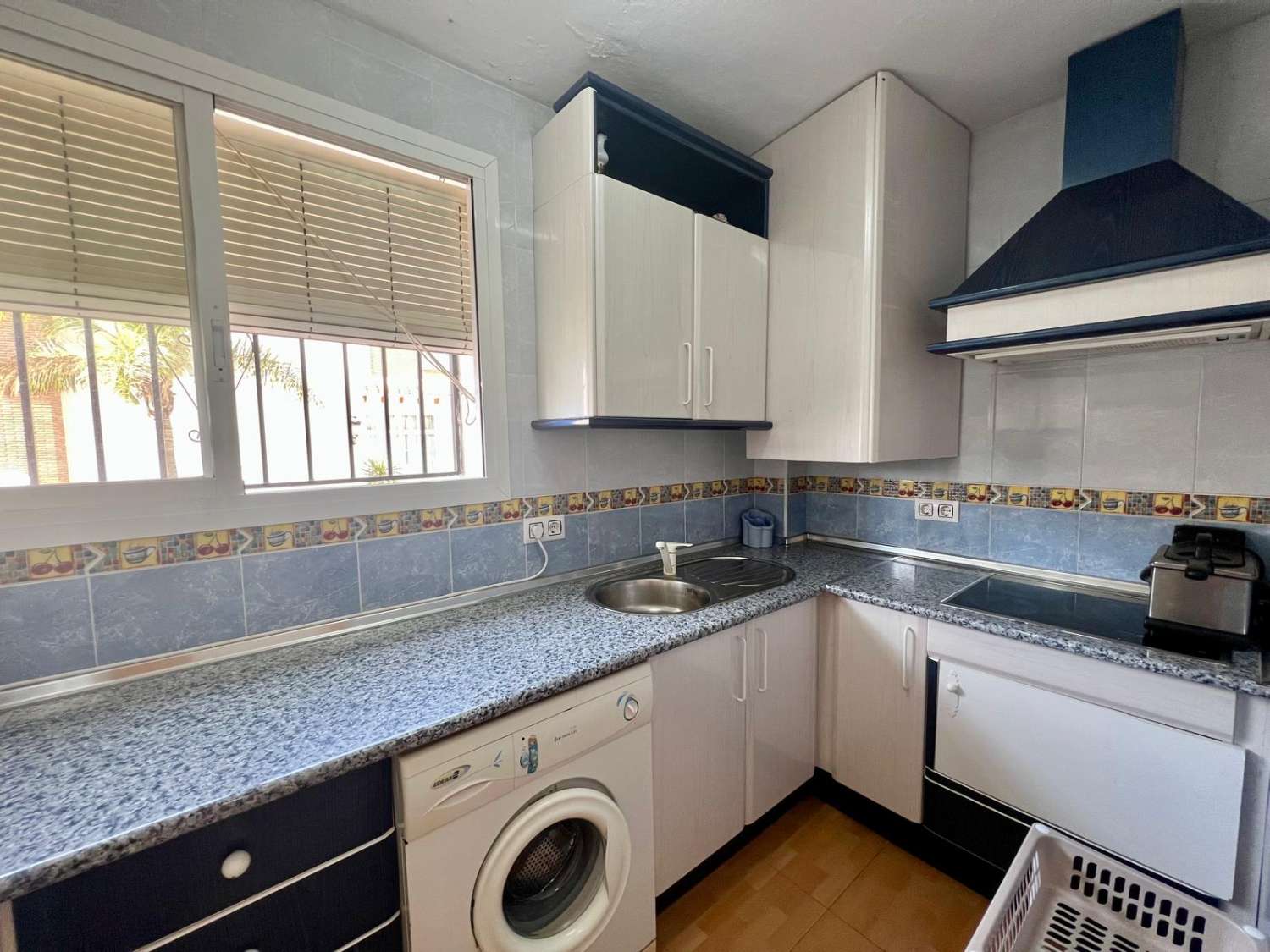 Charming 2-Bedroom Apartment in Edificio Miami, Nerja – Steps from Burriana Beach