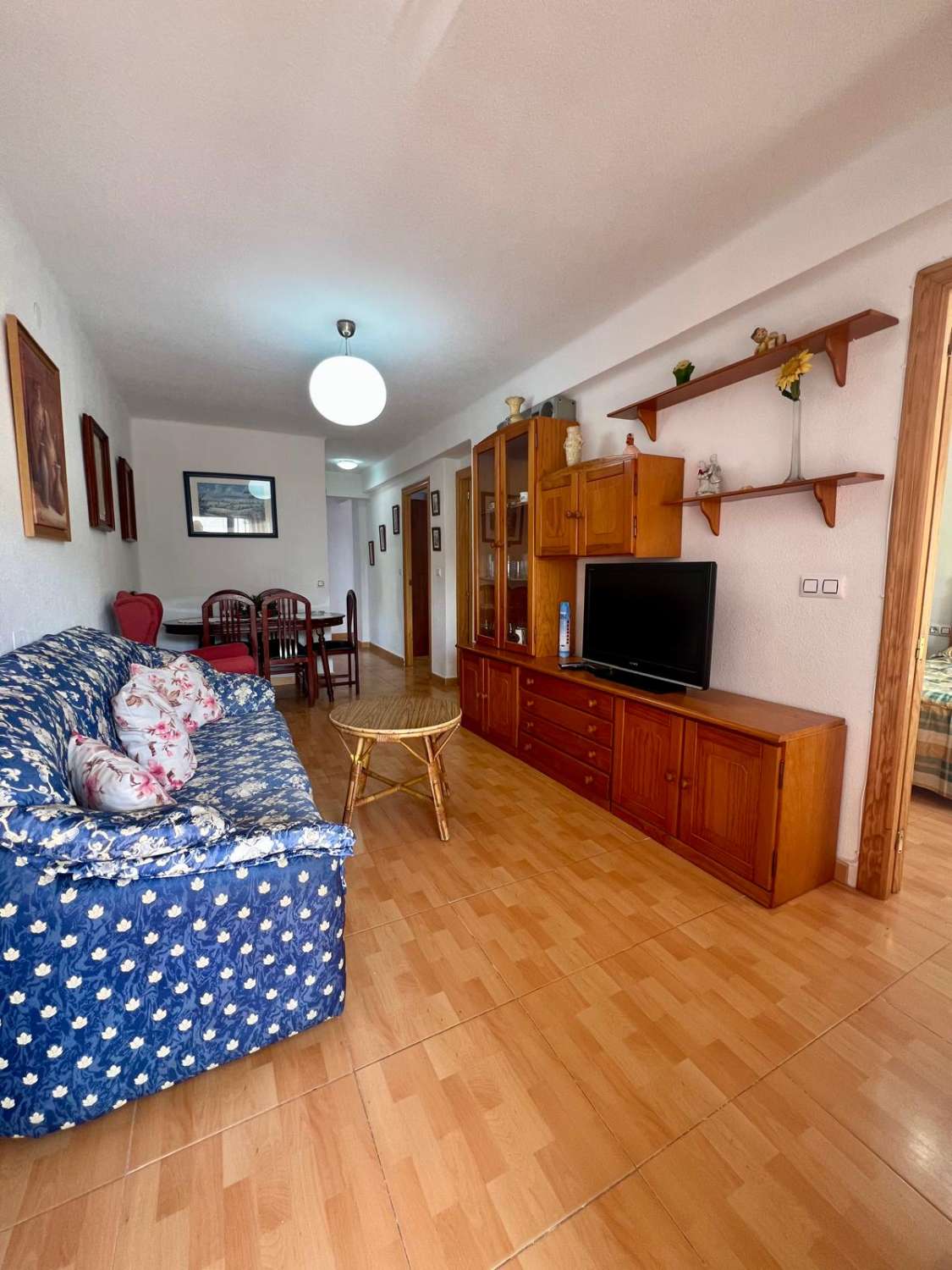 Charming 2-Bedroom Apartment in Edificio Miami, Nerja – Steps from Burriana Beach