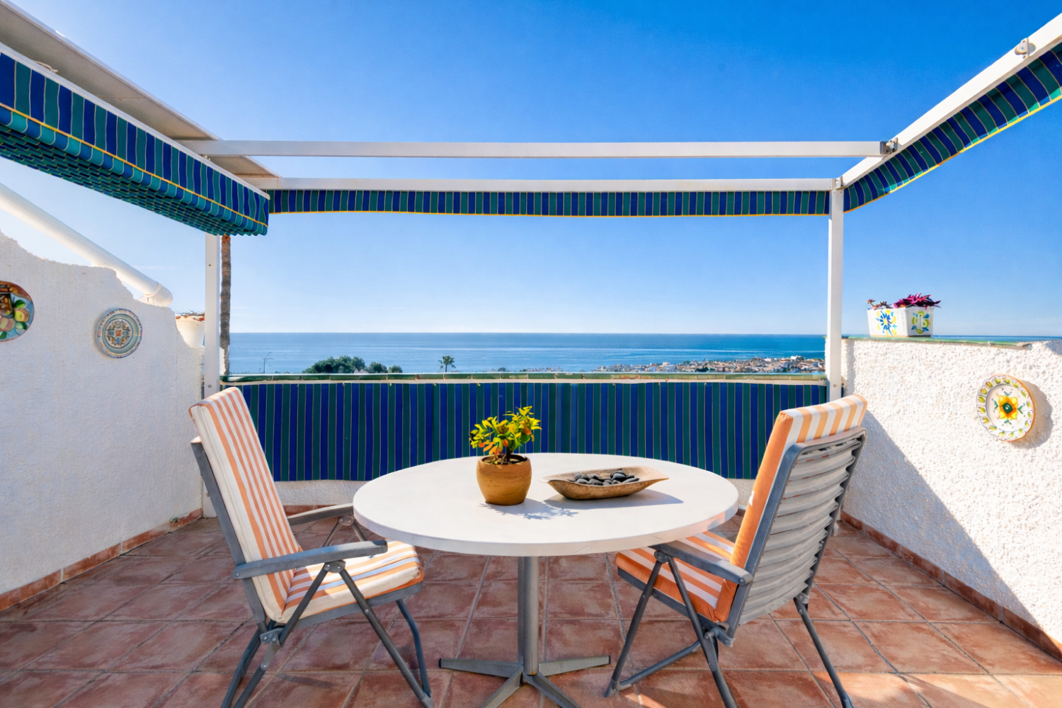 Hus till salu i Nerja, Urb. El Algarrobo