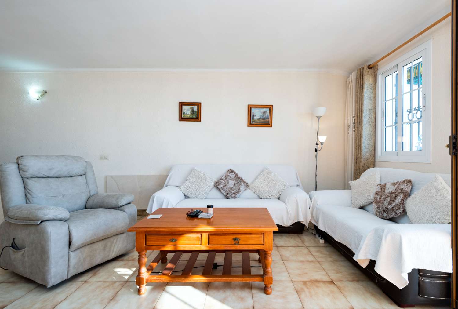 Hus till salu i Nerja, Urb. El Algarrobo