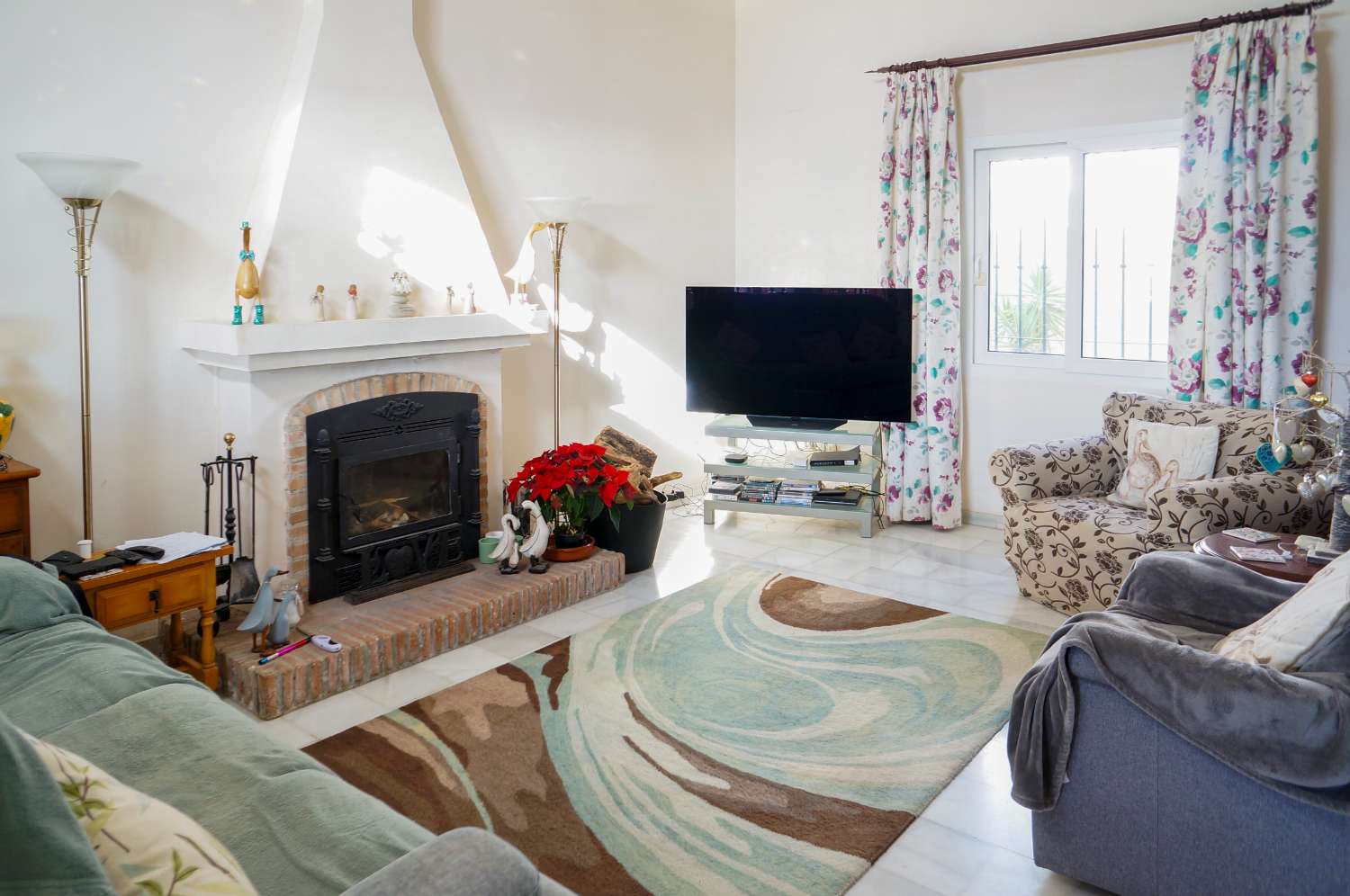 Detached villa with private pool in Maro