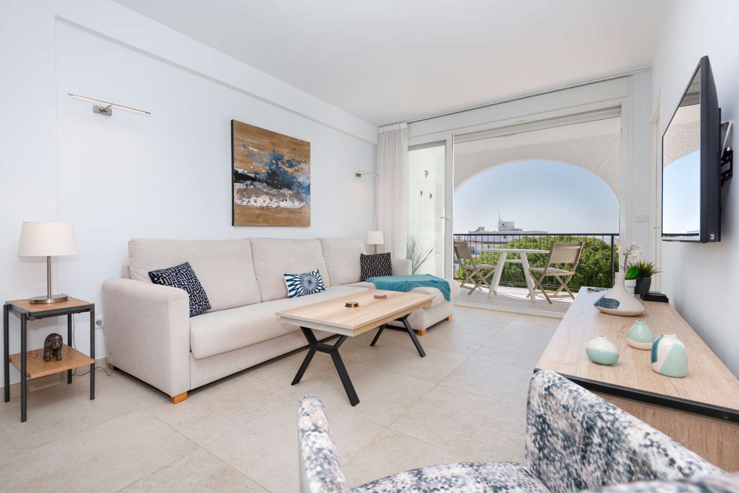 Immaculate, Recently Renovated Apartment in a Highly Sought-After Building