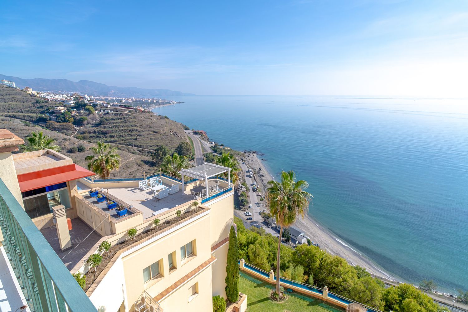 Stunning 2-Bedroom Apartment with Panoramic Sea Views in Tamango Hills