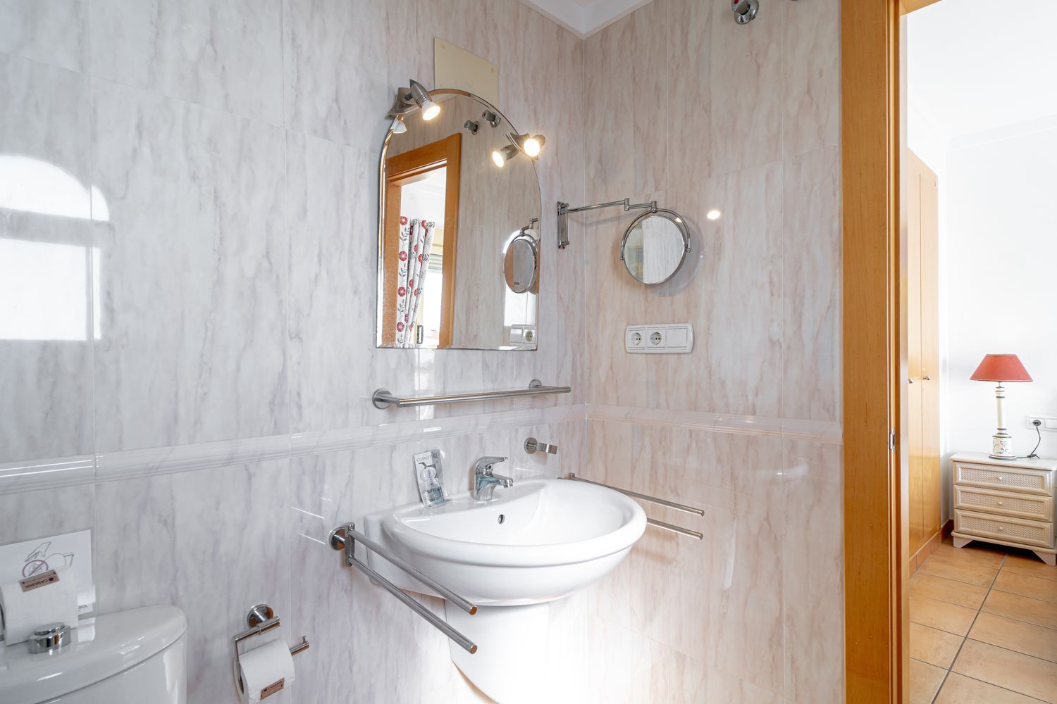 Stunning 2-Bedroom Apartment with Panoramic Sea Views in Tamango Hills