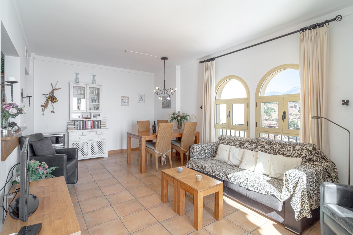 Stunning 2-Bedroom Apartment with Panoramic Sea Views in Tamango Hills