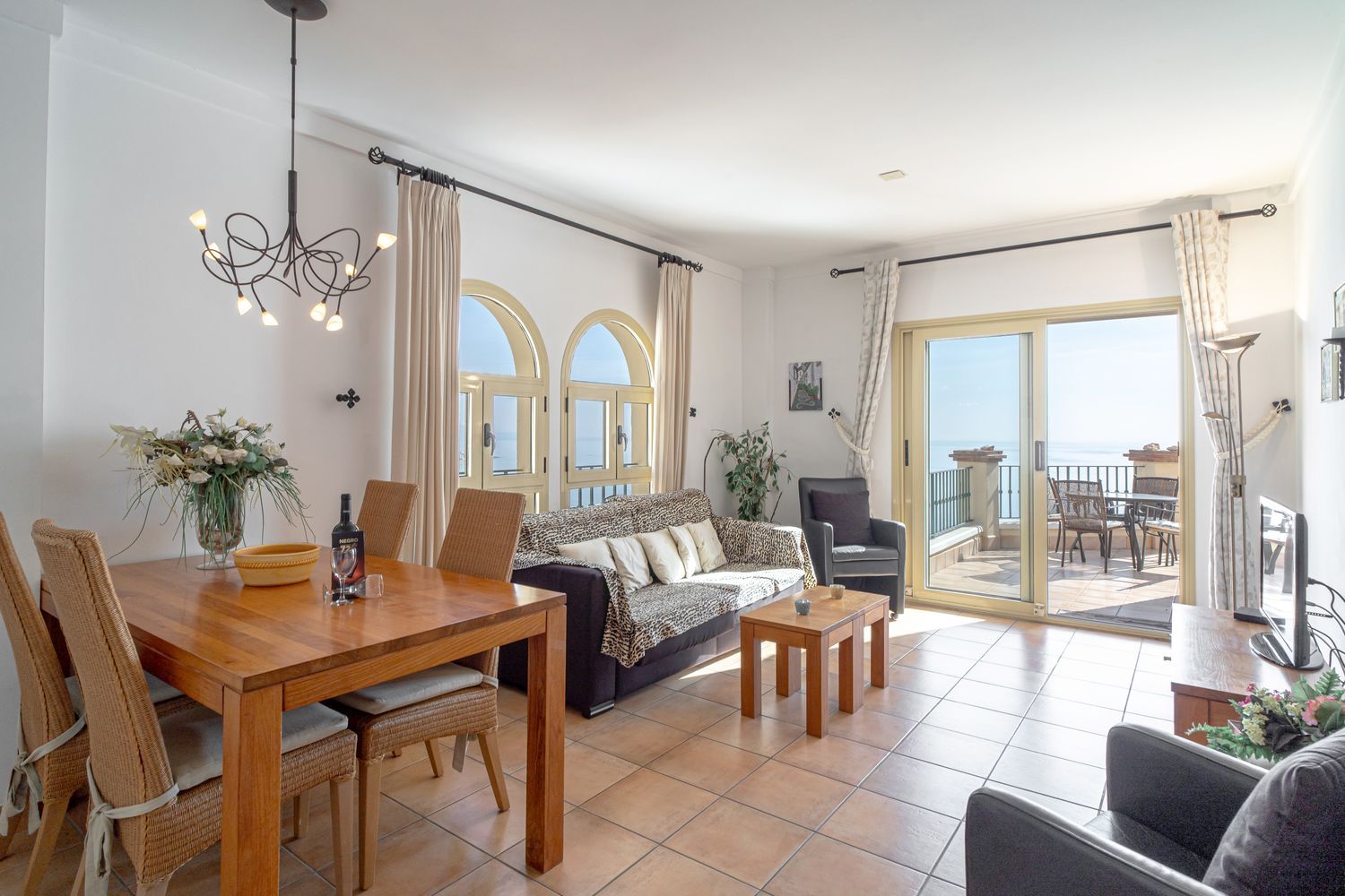 Stunning 2-Bedroom Apartment with Panoramic Sea Views in Tamango Hills