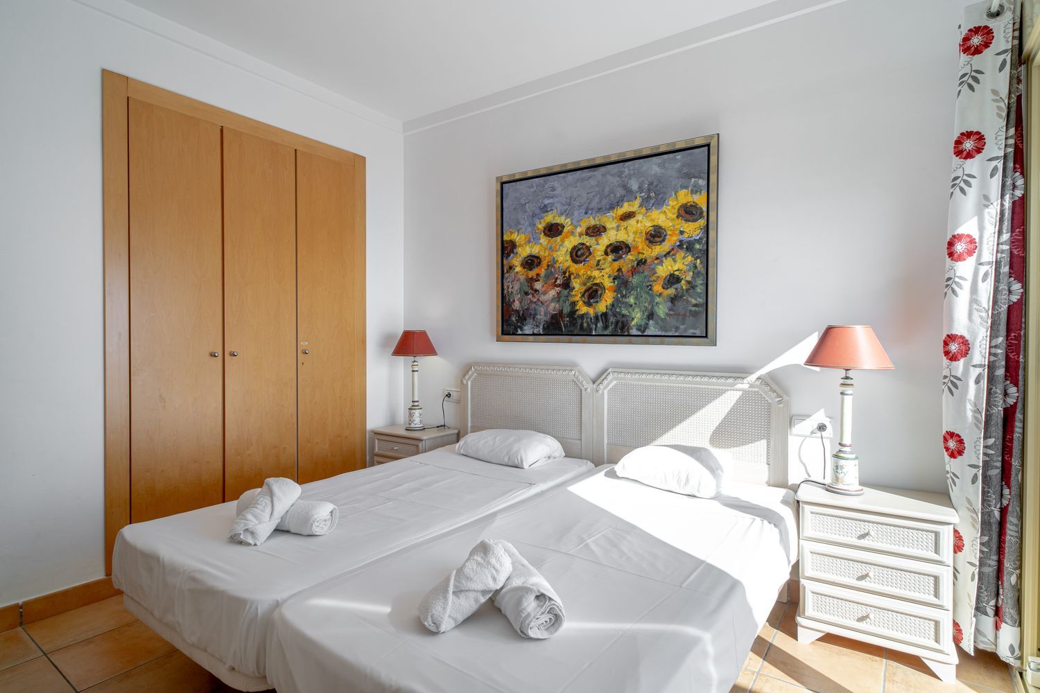 Stunning 2-Bedroom Apartment with Panoramic Sea Views in Tamango Hills