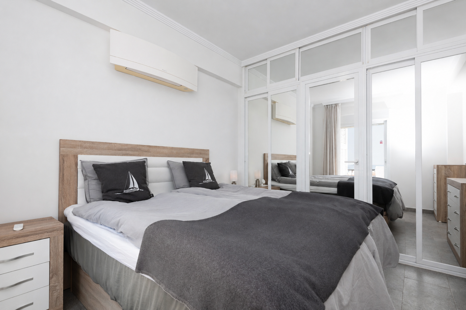 Makellose, kürzlich renovierte Wohnung in einem sehr begehrten Gebäude