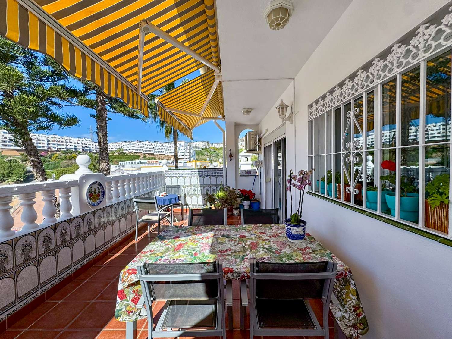 Apartamento dúplex en venta en La Rosas, Nerja