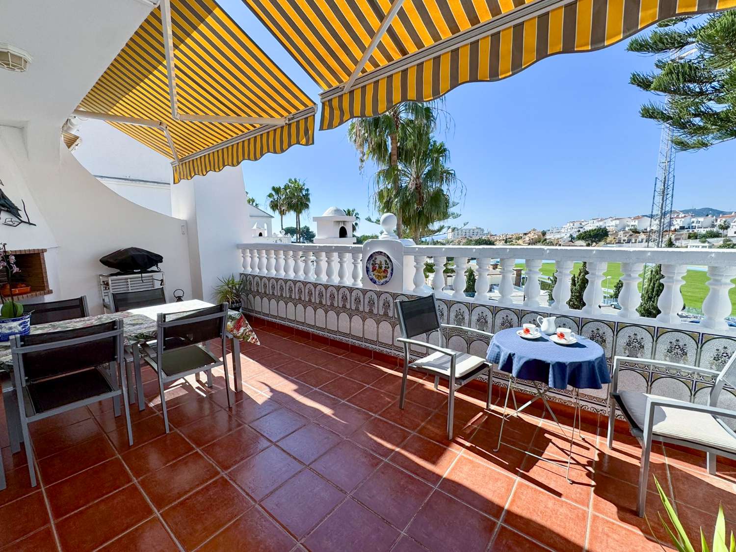 Apartamento dúplex en venta en La Rosas, Nerja