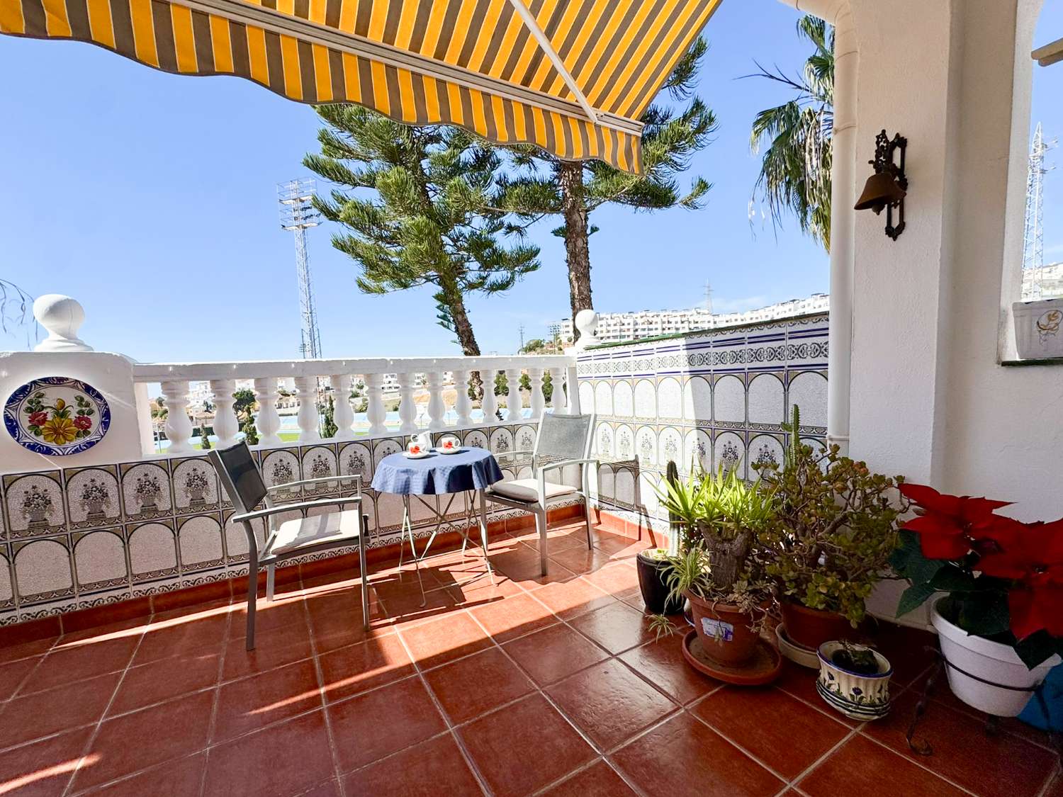Apartamento dúplex en venta en La Rosas, Nerja