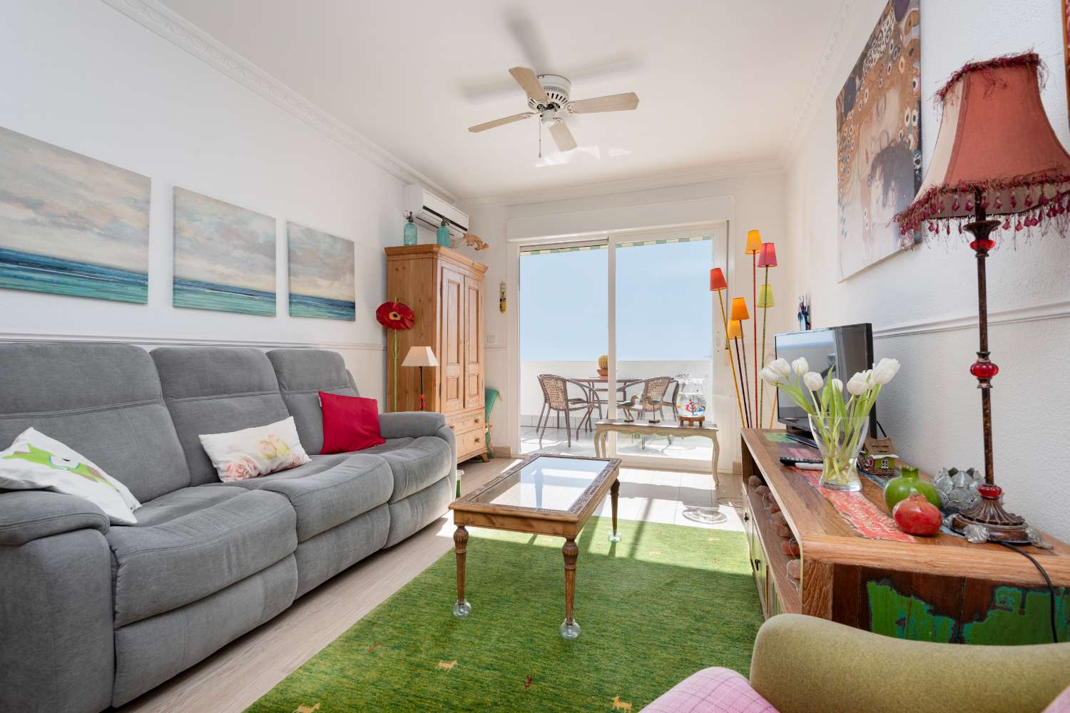 Leilighet til salgs med flott havutsikt beliggende i La Noria Nerja