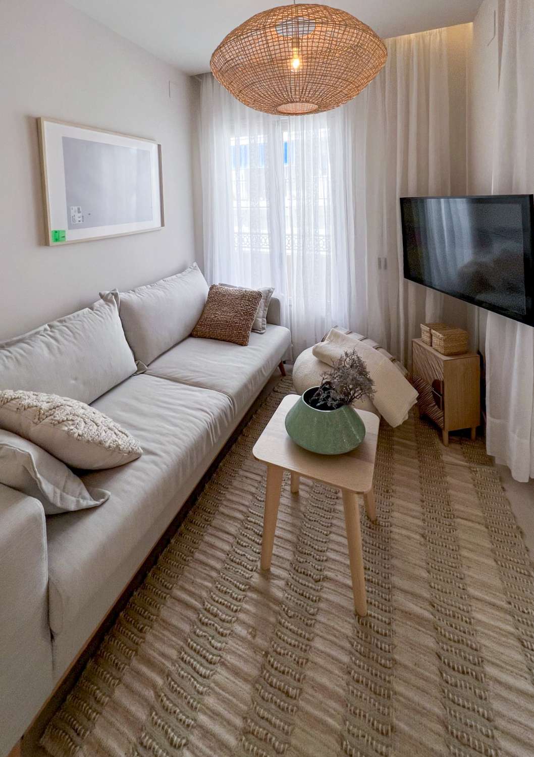 Prachtig gerenoveerd appartement met zeezicht in het hart van Nerja.