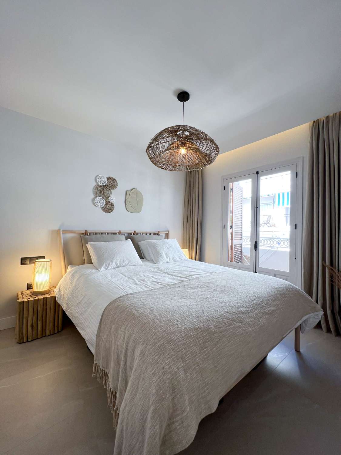 Prachtig gerenoveerd appartement met zeezicht in het hart van Nerja.