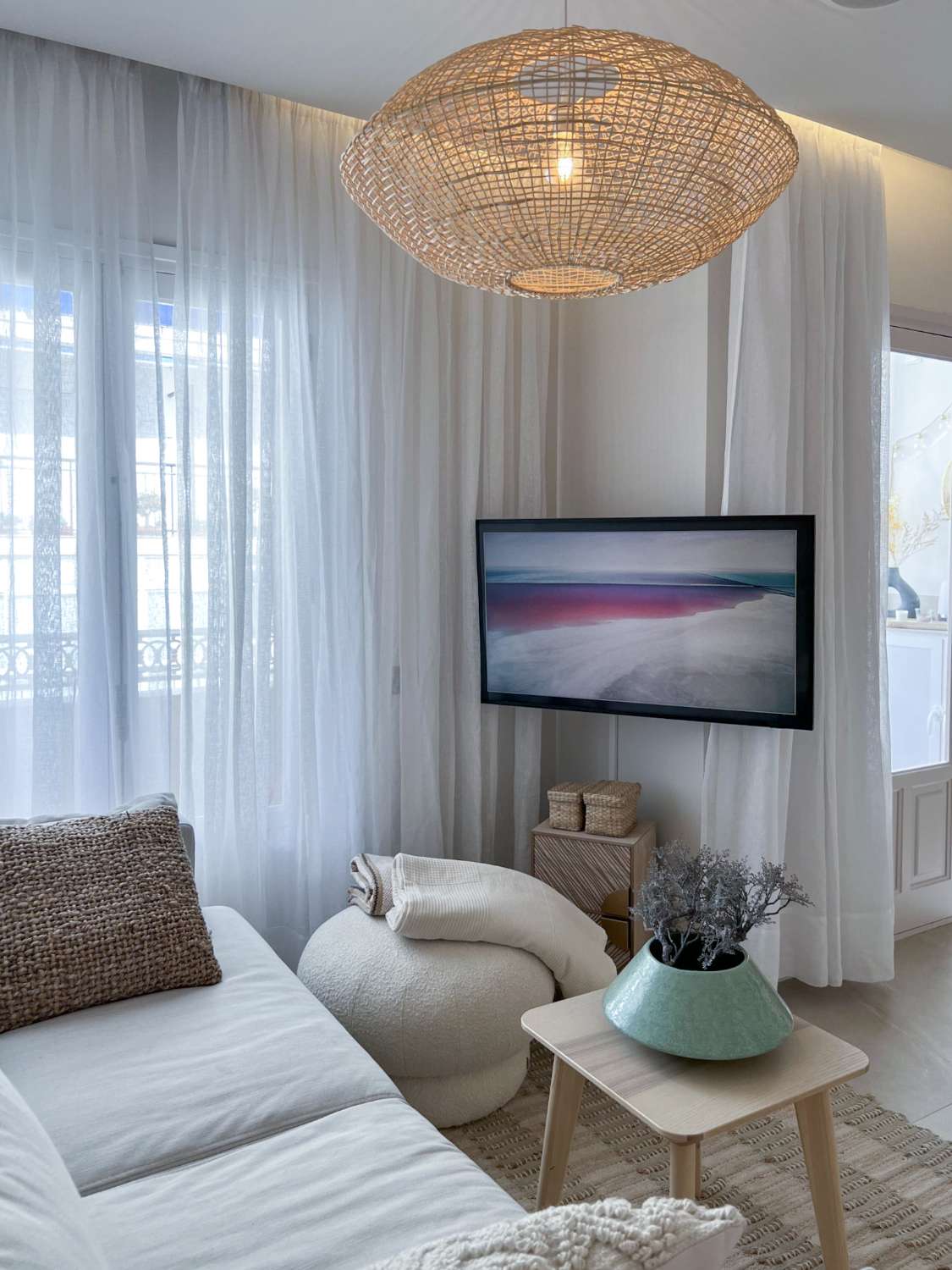 Prachtig gerenoveerd appartement met zeezicht in het hart van Nerja.