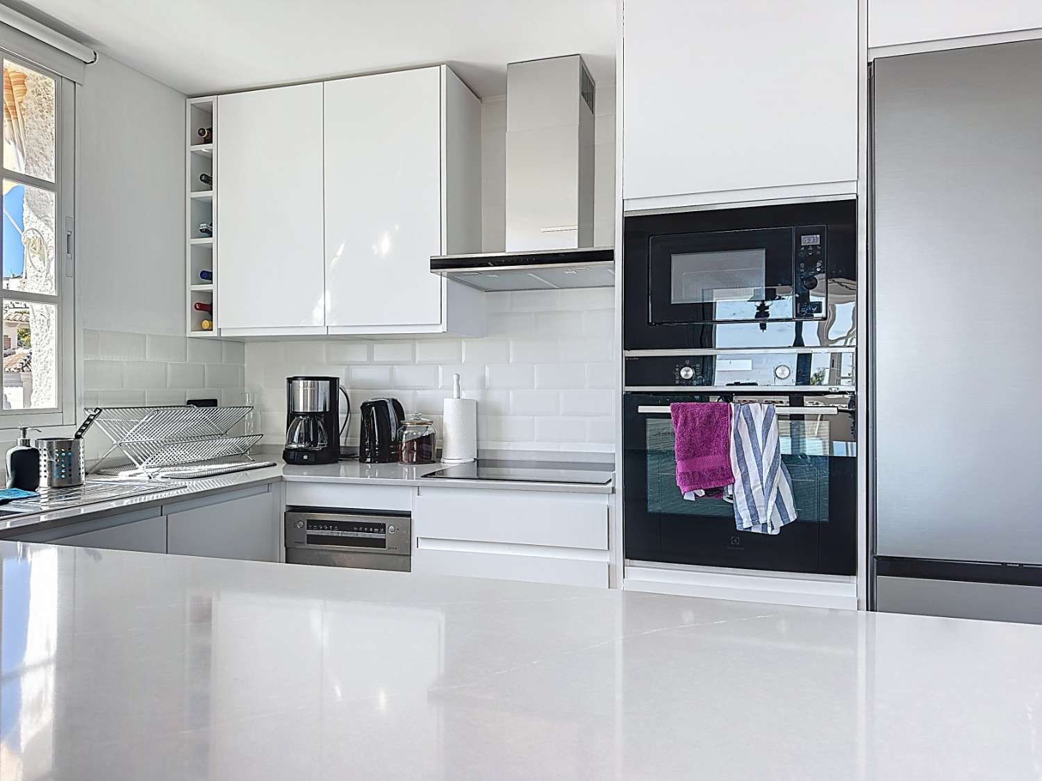 Beautifully renovated apartment, ideally located in one of Nerja’s most sought-after areas – Paco Romo, just next to the charming Capistrano Village