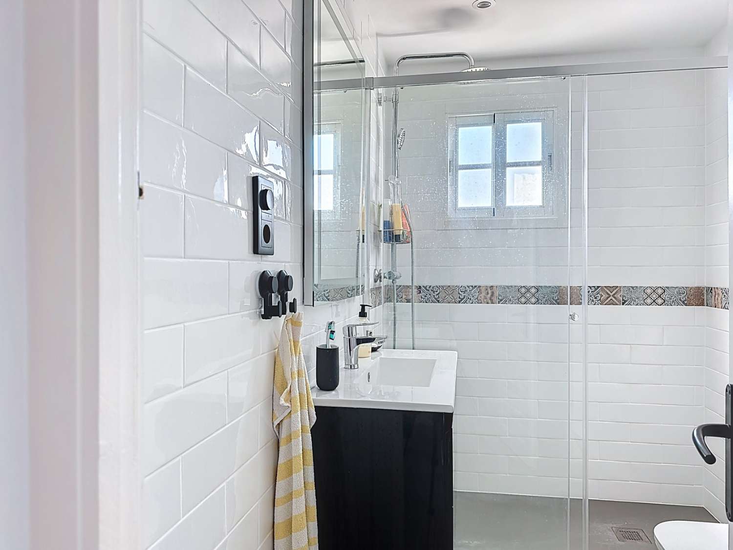 Beautifully renovated apartment, ideally located in one of Nerja’s most sought-after areas – Paco Romo, just next to the charming Capistrano Village