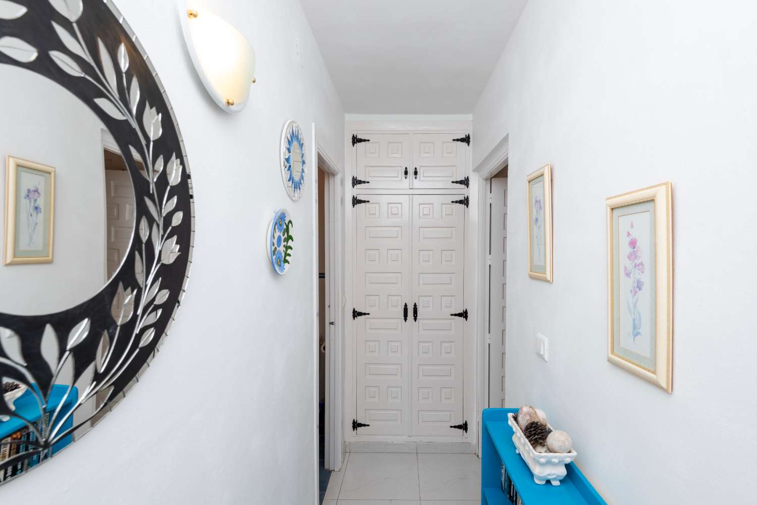 Encantador apartamento con amplia terraza, jardín, patio y jacuzzi privado.