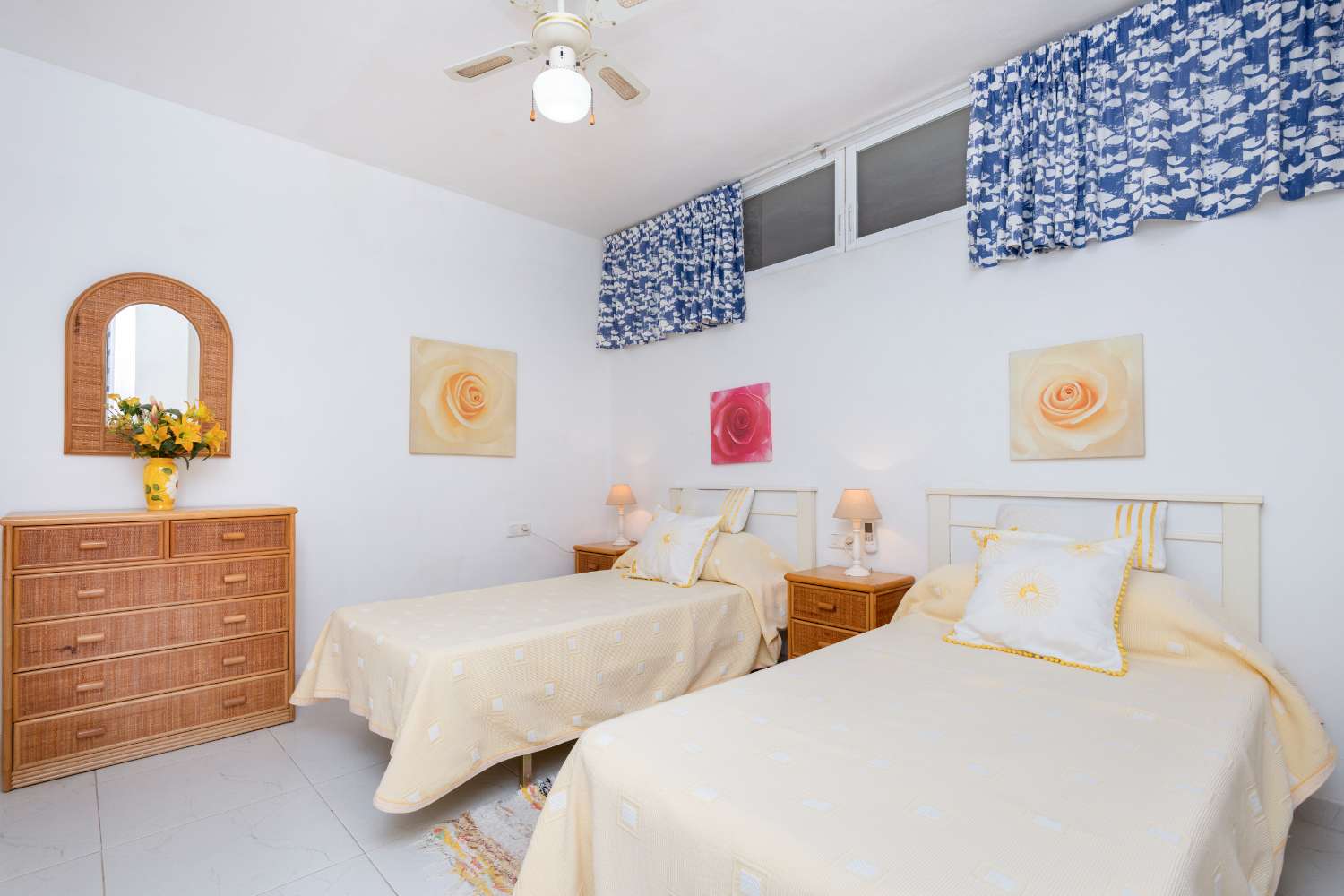 Encantador apartamento con amplia terraza, jardín, patio y jacuzzi privado.