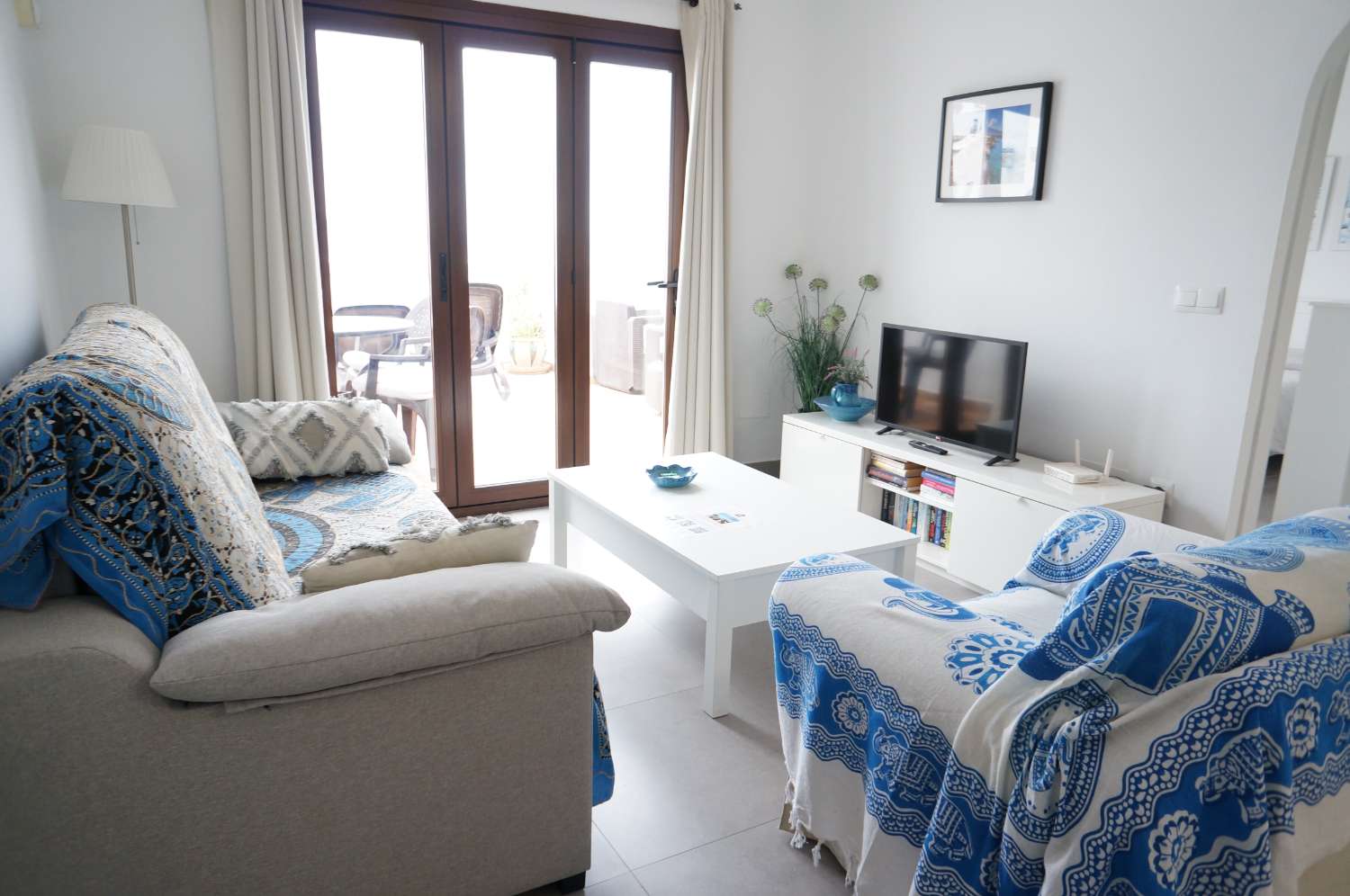 Apartamento reformado con impresionantes vistas al mar sobre la playa de Burriana.