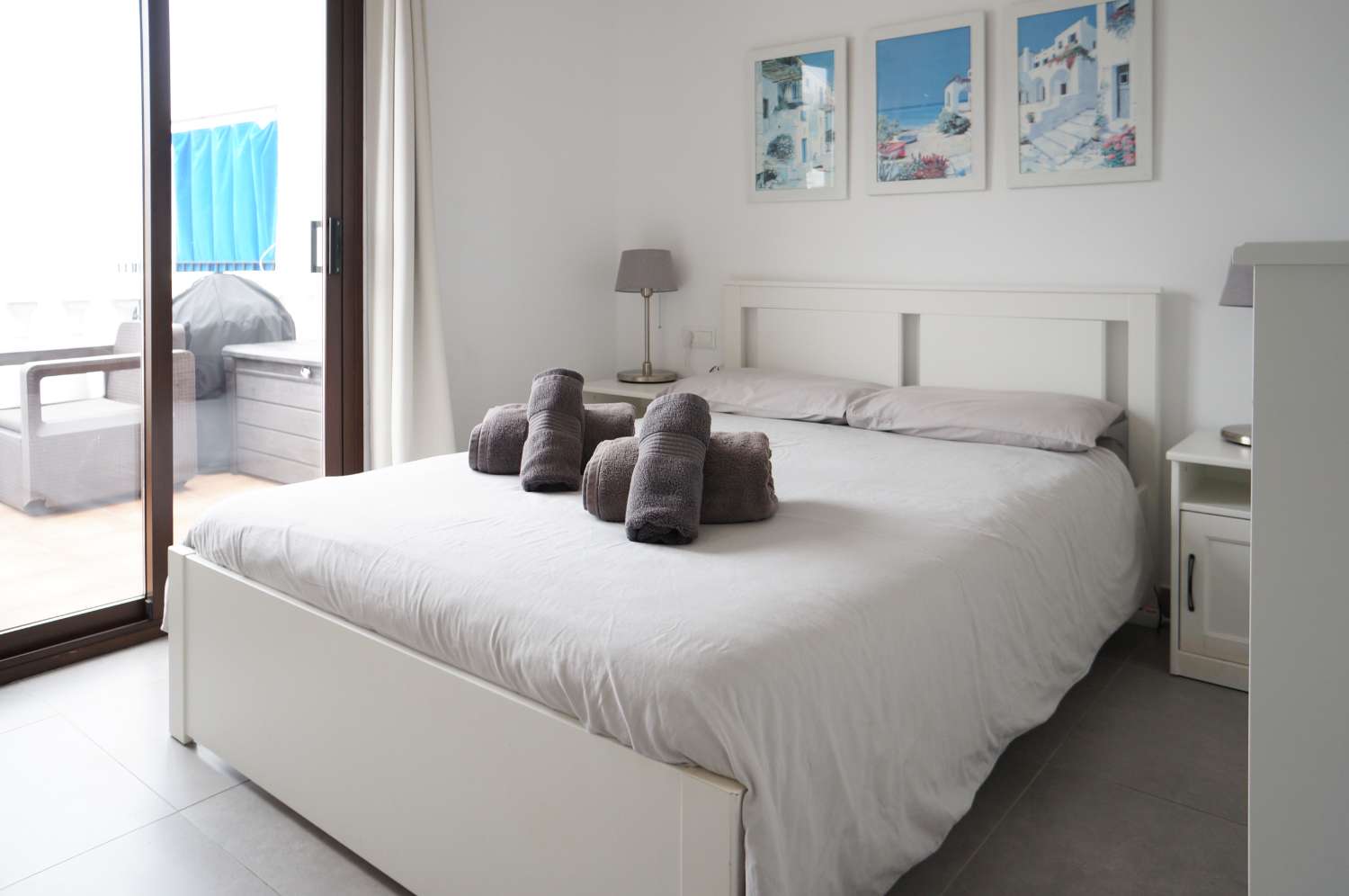 Apartamento reformado con impresionantes vistas al mar sobre la playa de Burriana.