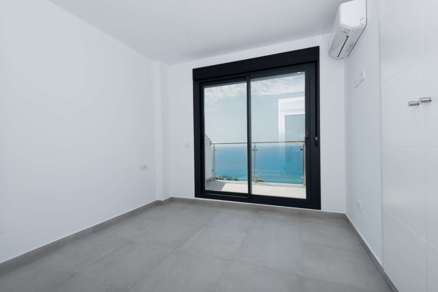 Newly built duplex apartment with great sea views