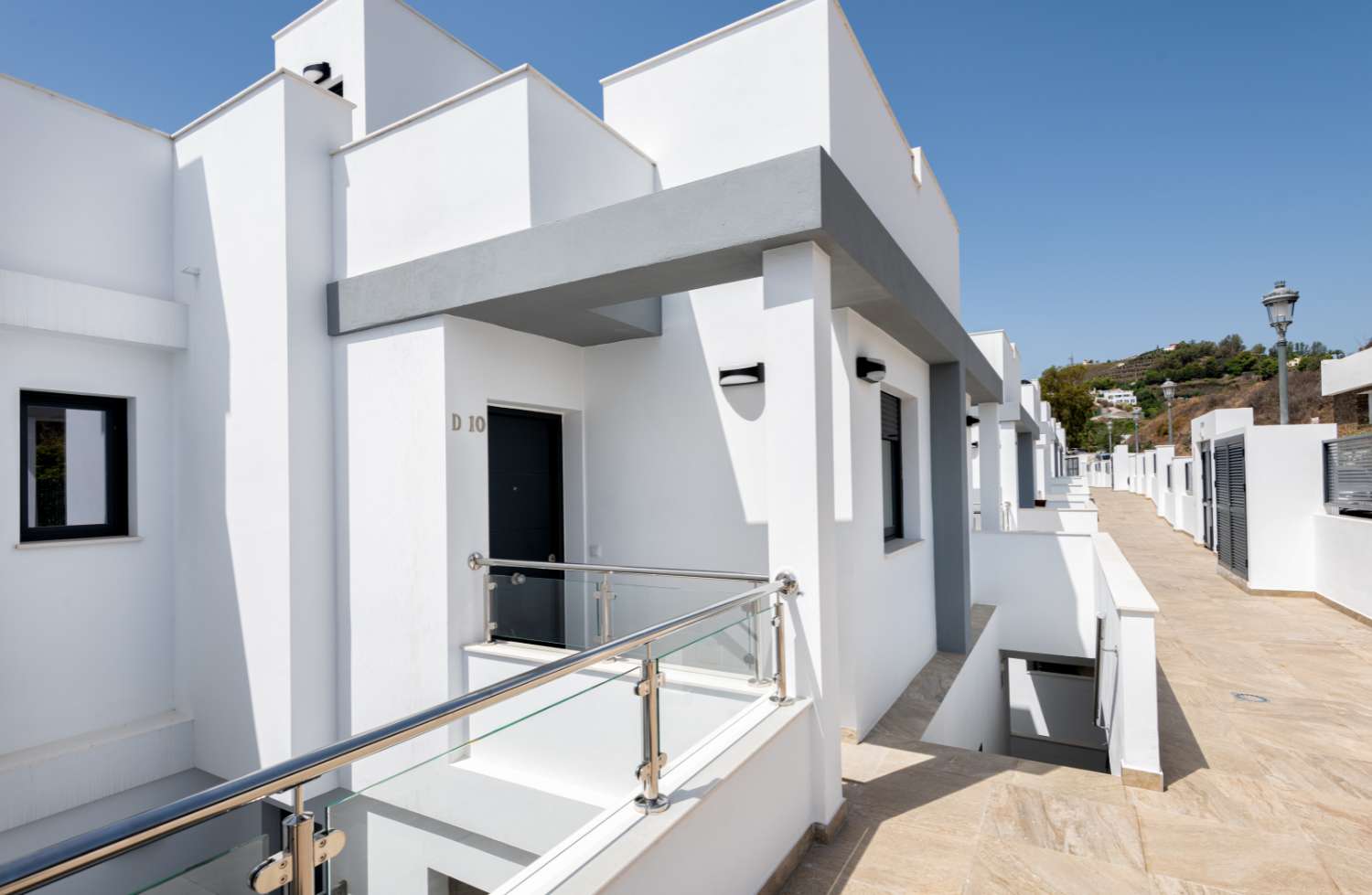 Newly built duplex apartment with great sea views