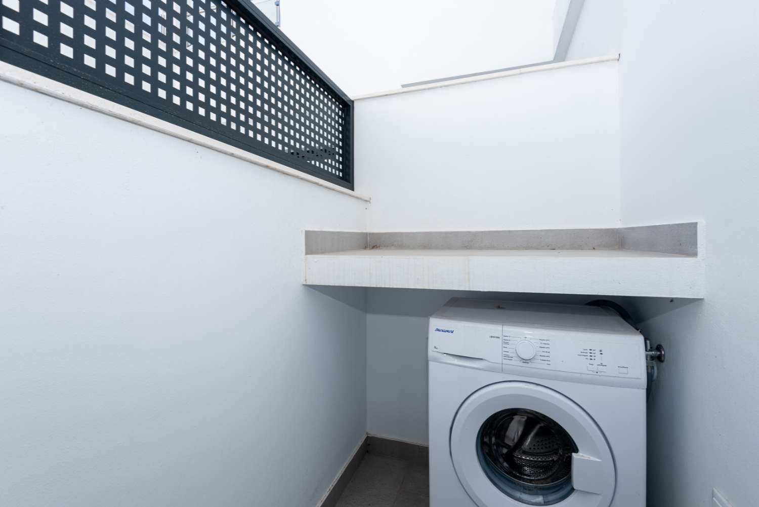 Newly built duplex apartment with great sea views