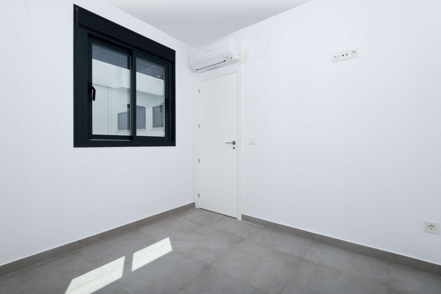 Newly built duplex apartment with great sea views