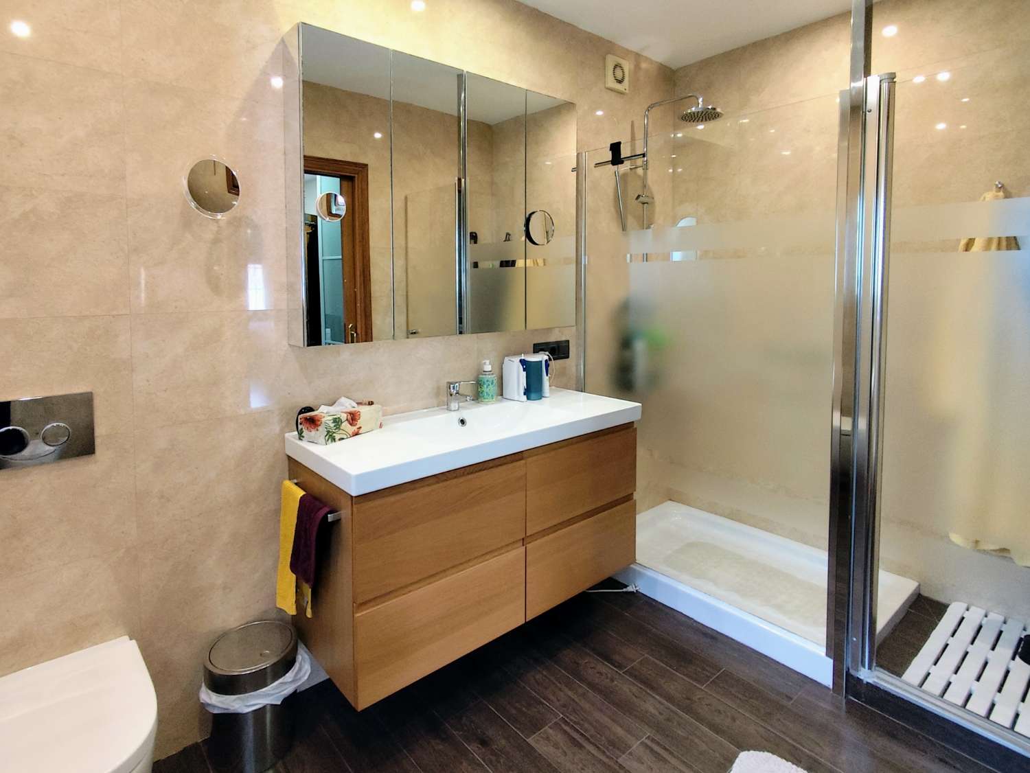 Elegante, freistehende Villa mit privatem Pool auf einem großzügigen Grundstück in der Nähe des Strandes von Burriana