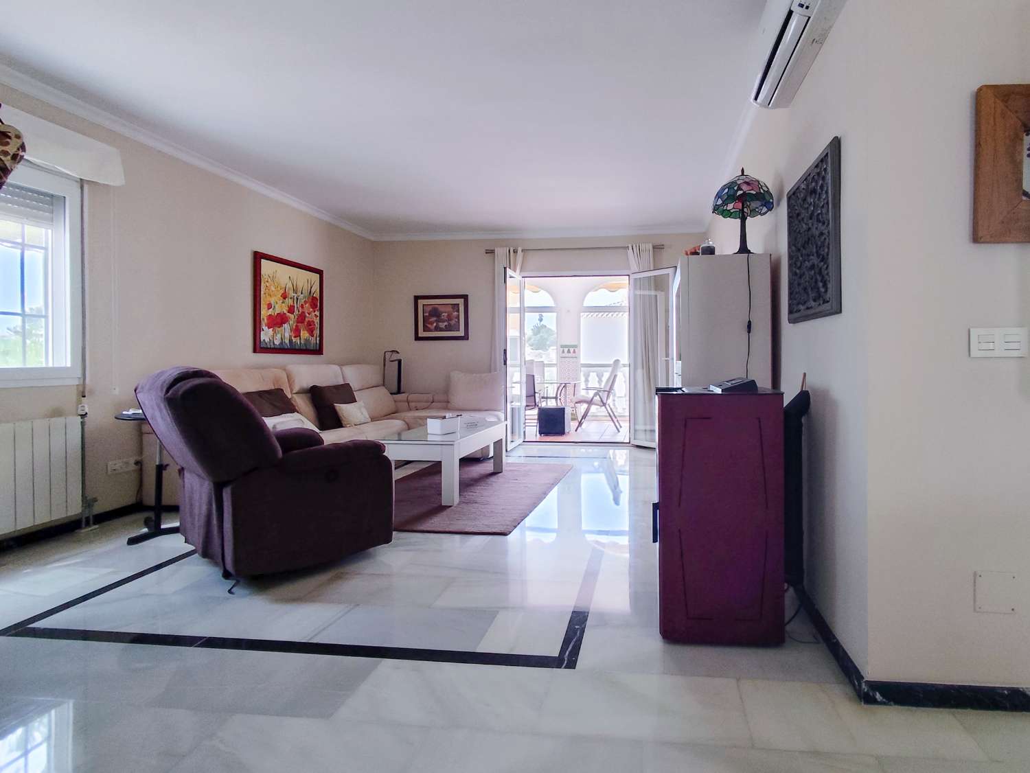 Elegante, freistehende Villa mit privatem Pool auf einem großzügigen Grundstück in der Nähe des Strandes von Burriana