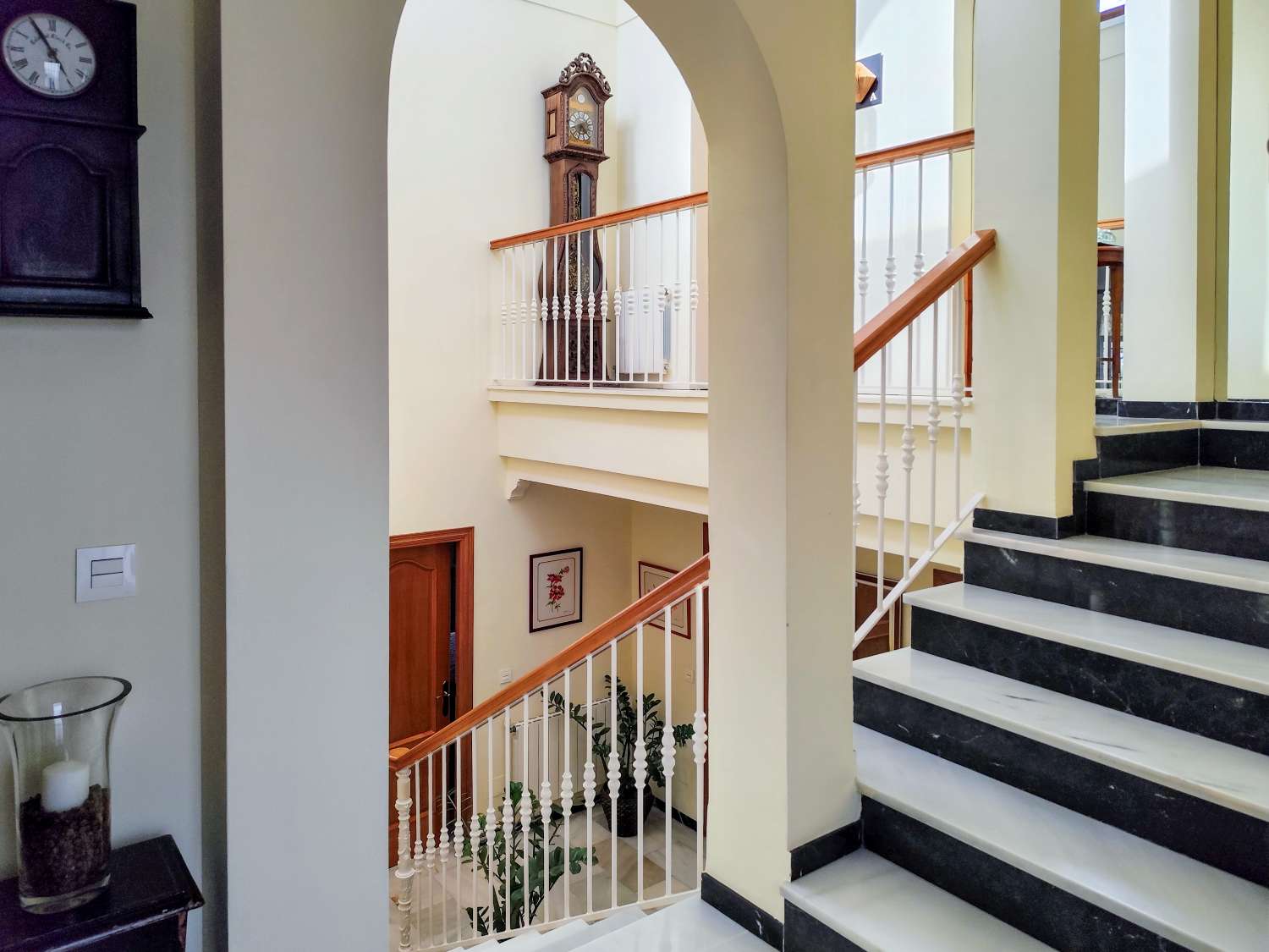 Elegante, freistehende Villa mit privatem Pool auf einem großzügigen Grundstück in der Nähe des Strandes von Burriana