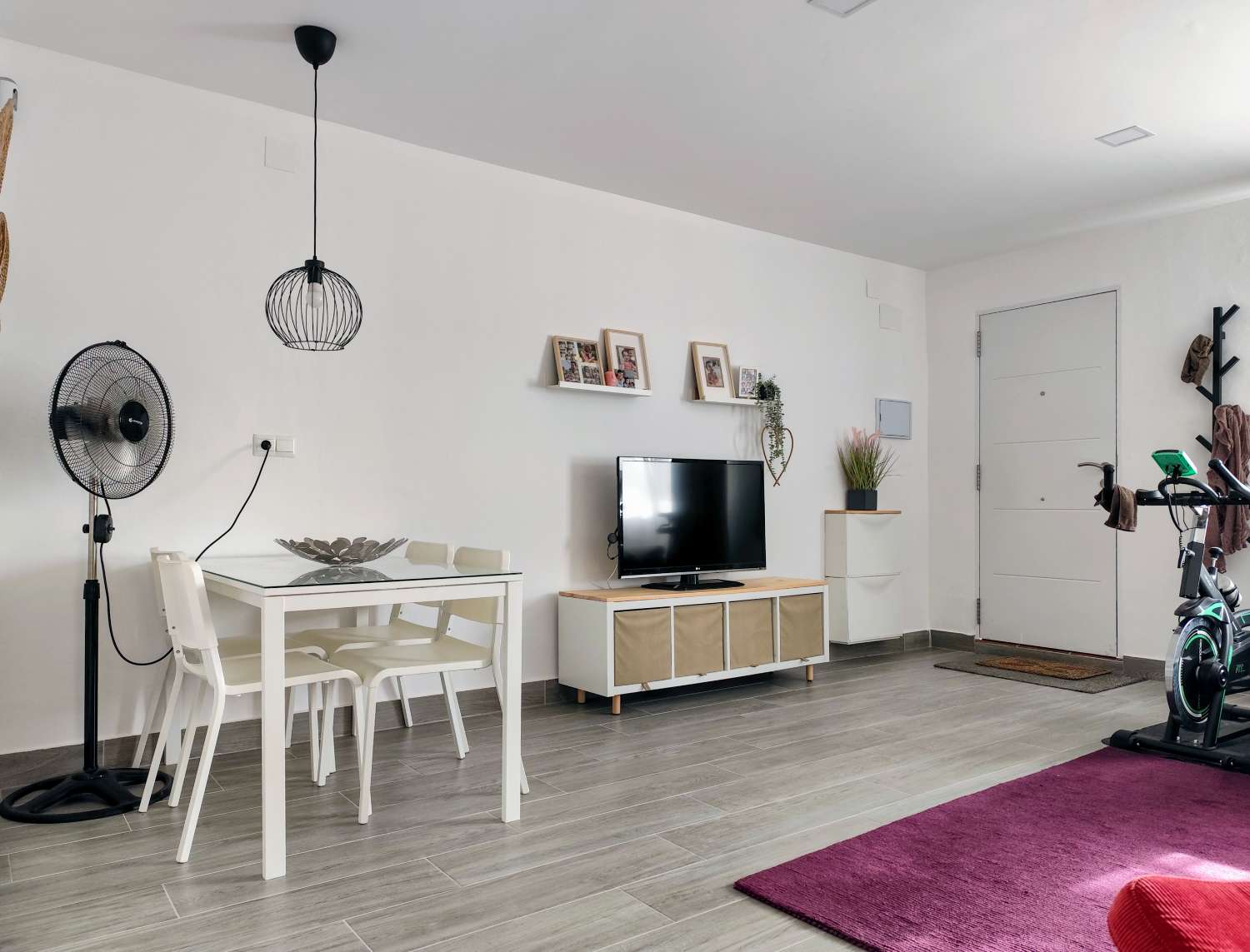 Elegante, freistehende Villa mit privatem Pool auf einem großzügigen Grundstück in der Nähe des Strandes von Burriana