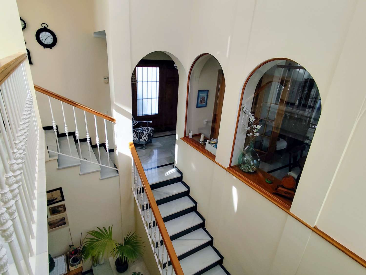 Elegante, freistehende Villa mit privatem Pool auf einem großzügigen Grundstück in der Nähe des Strandes von Burriana