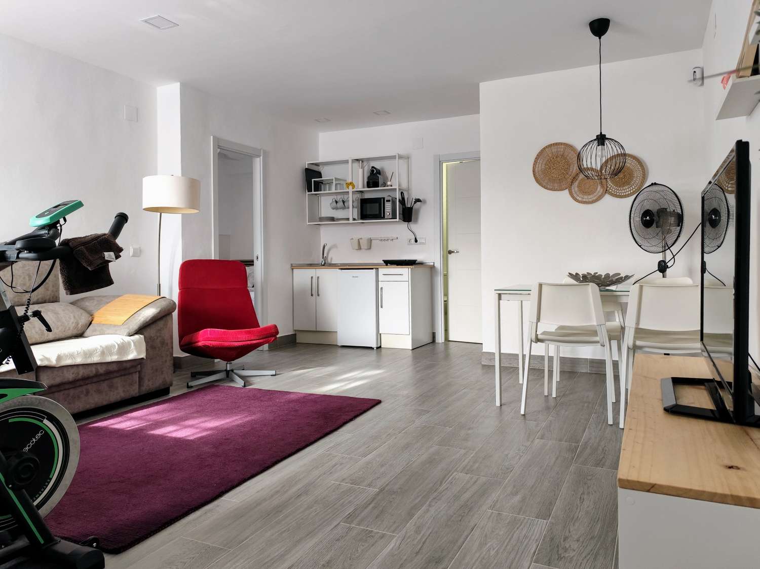 Elegante, freistehende Villa mit privatem Pool auf einem großzügigen Grundstück in der Nähe des Strandes von Burriana