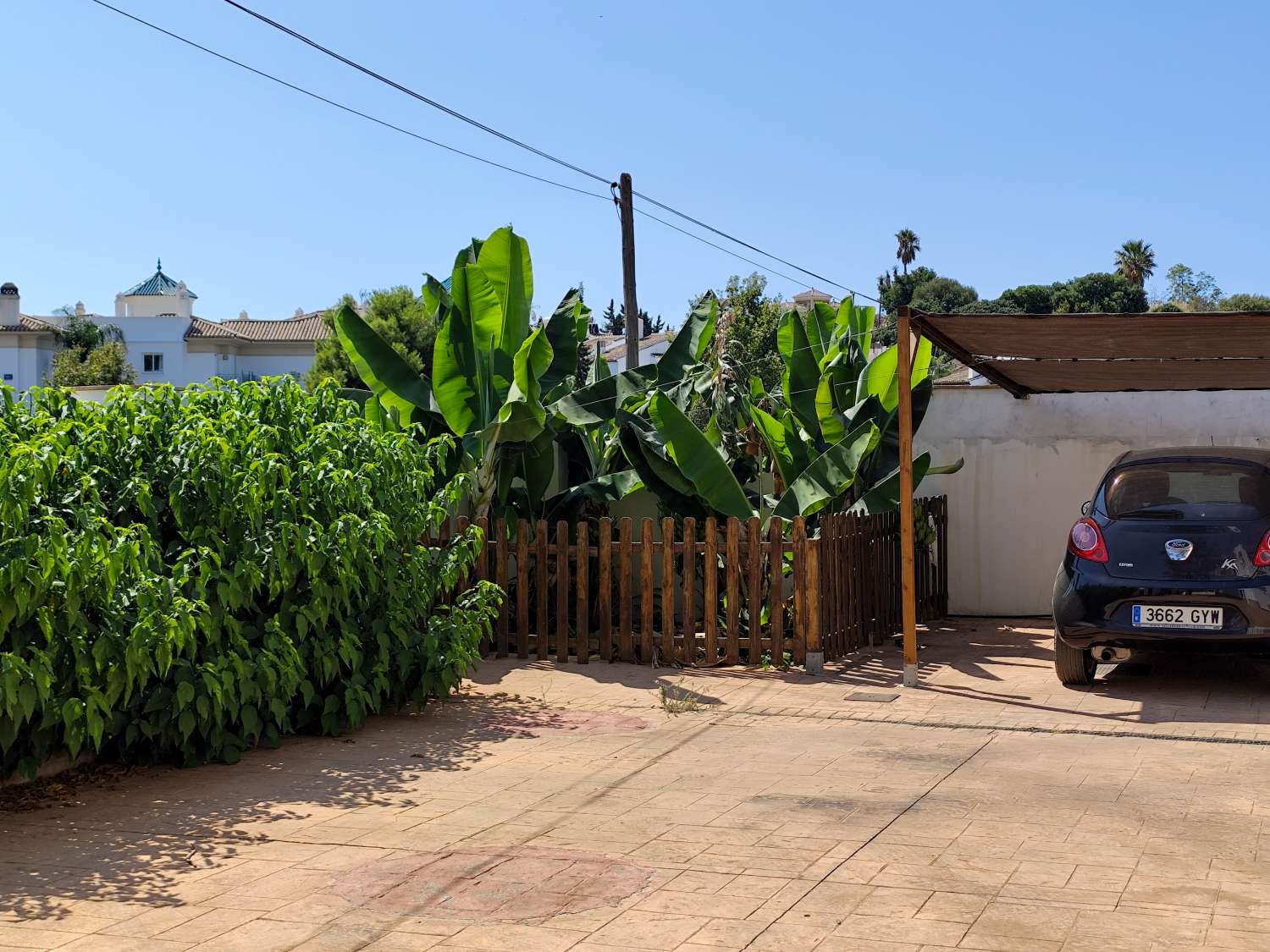 Elegante, freistehende Villa mit privatem Pool auf einem großzügigen Grundstück in der Nähe des Strandes von Burriana