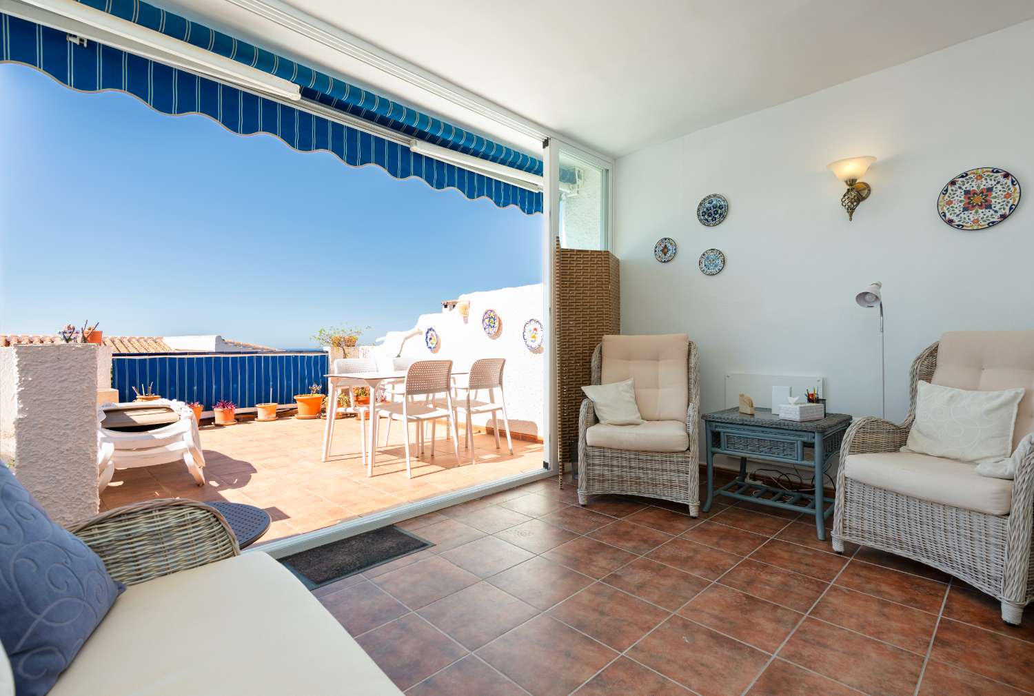 Velpresentert rekkehus med havutsikt i El Algarrobo, Nerja