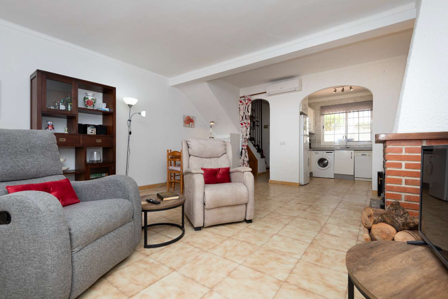 Velpresentert rekkehus med havutsikt i El Algarrobo, Nerja