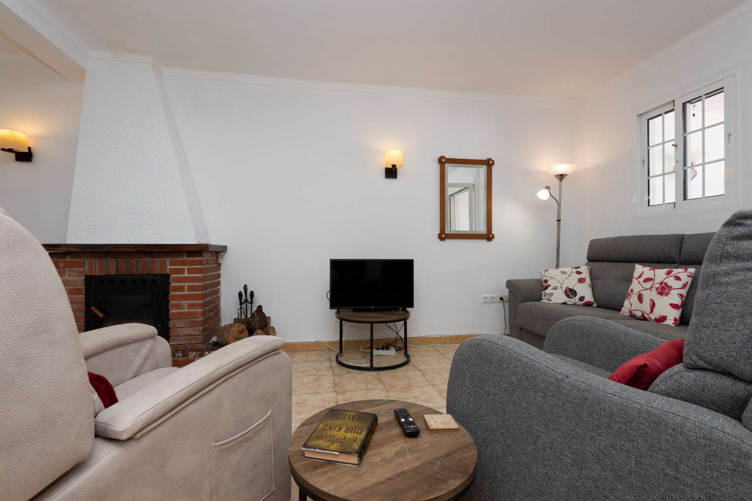 Velpresentert rekkehus med havutsikt i El Algarrobo, Nerja