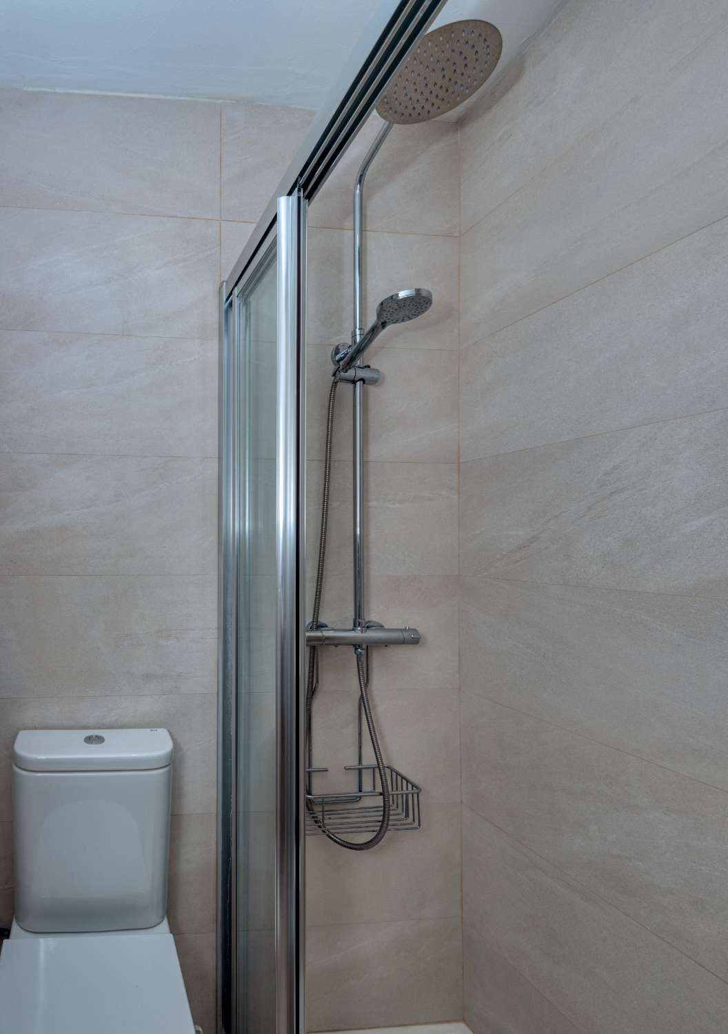 Velpresentert rekkehus med havutsikt i El Algarrobo, Nerja