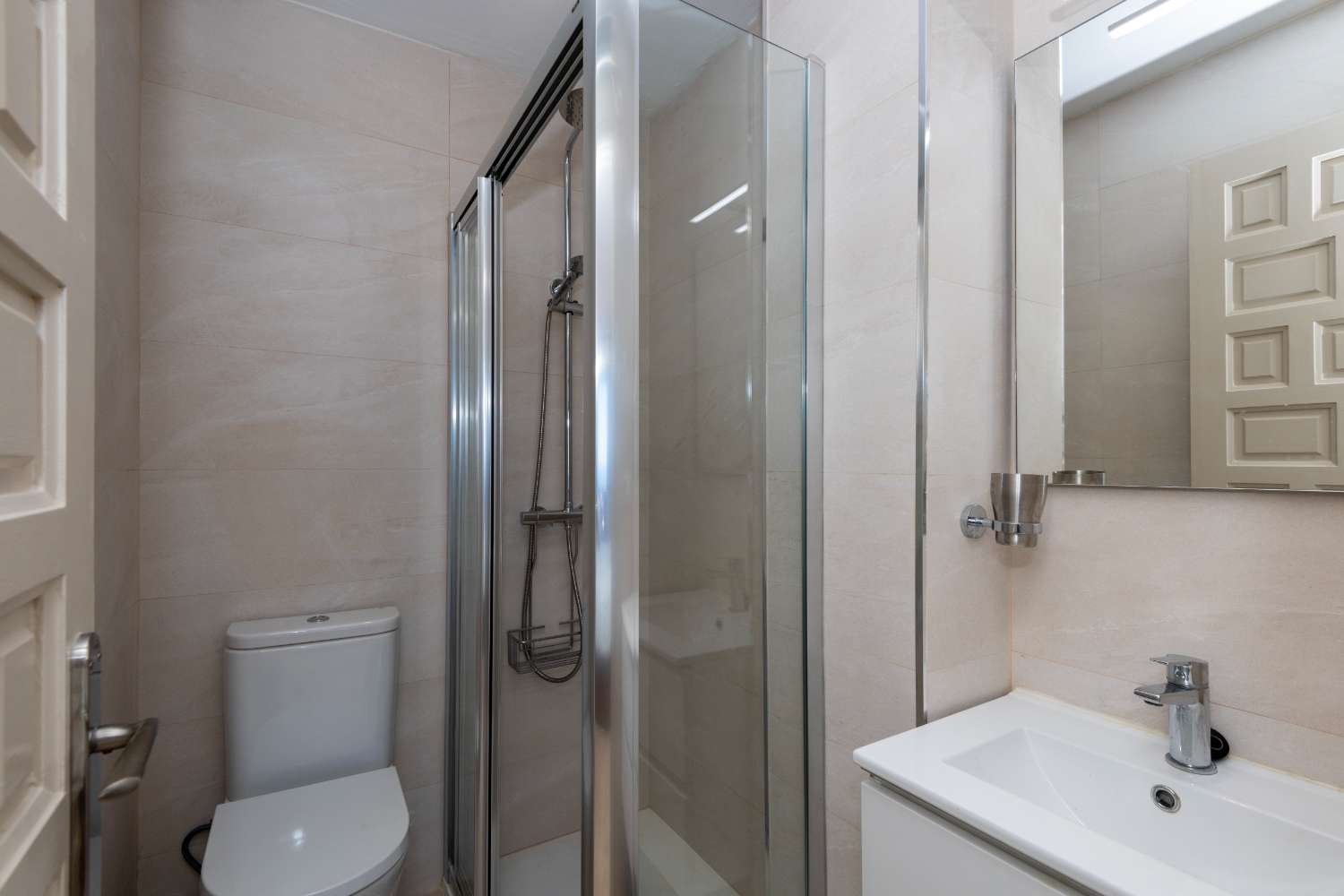 Velpresentert rekkehus med havutsikt i El Algarrobo, Nerja