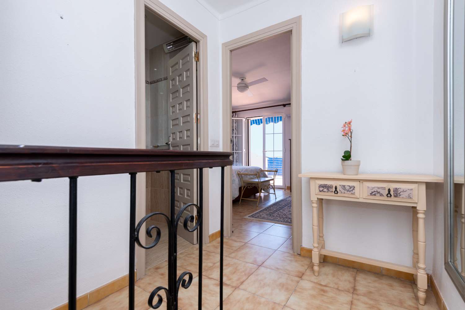 Velpresentert rekkehus med havutsikt i El Algarrobo, Nerja