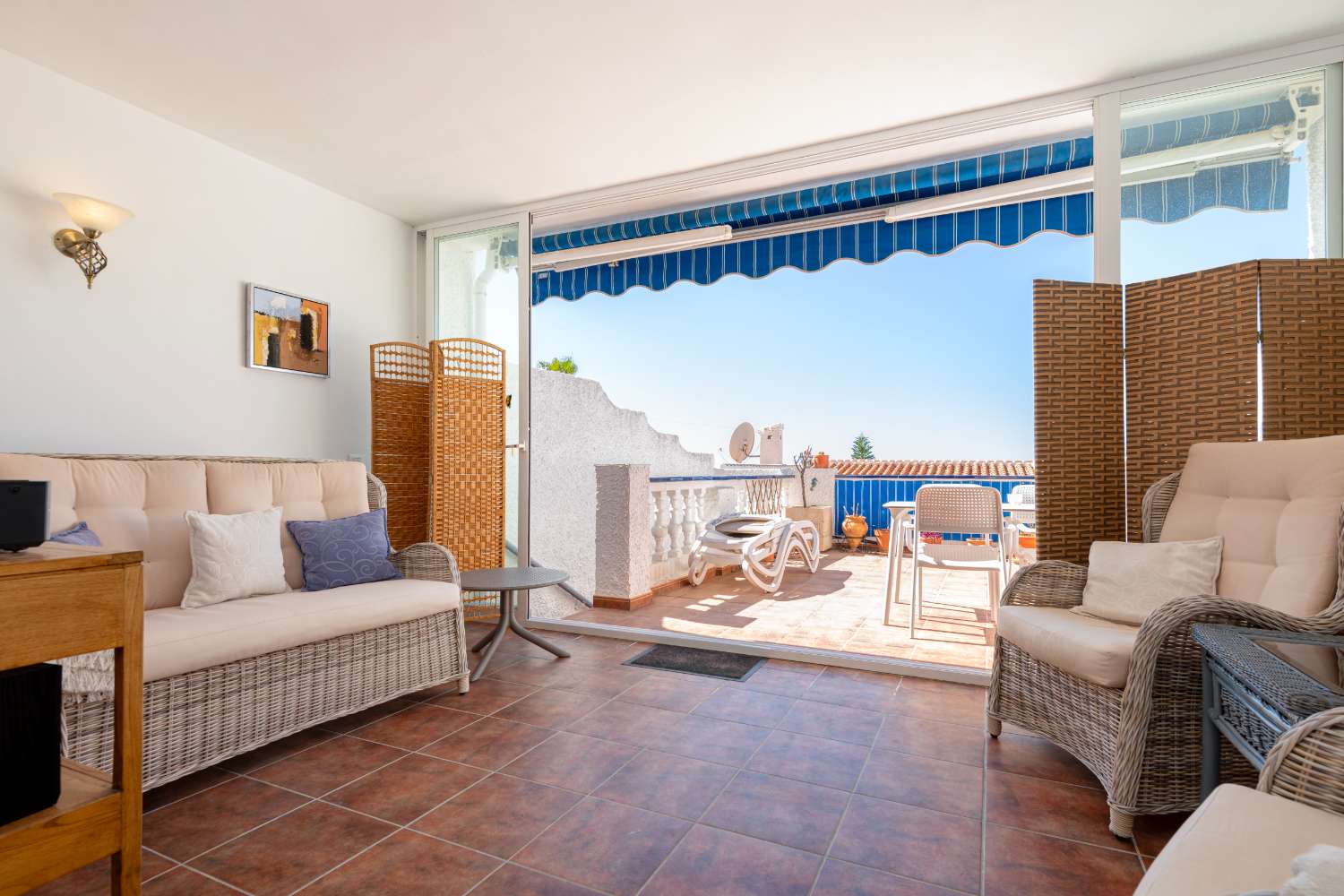 Velpresentert rekkehus med havutsikt i El Algarrobo, Nerja